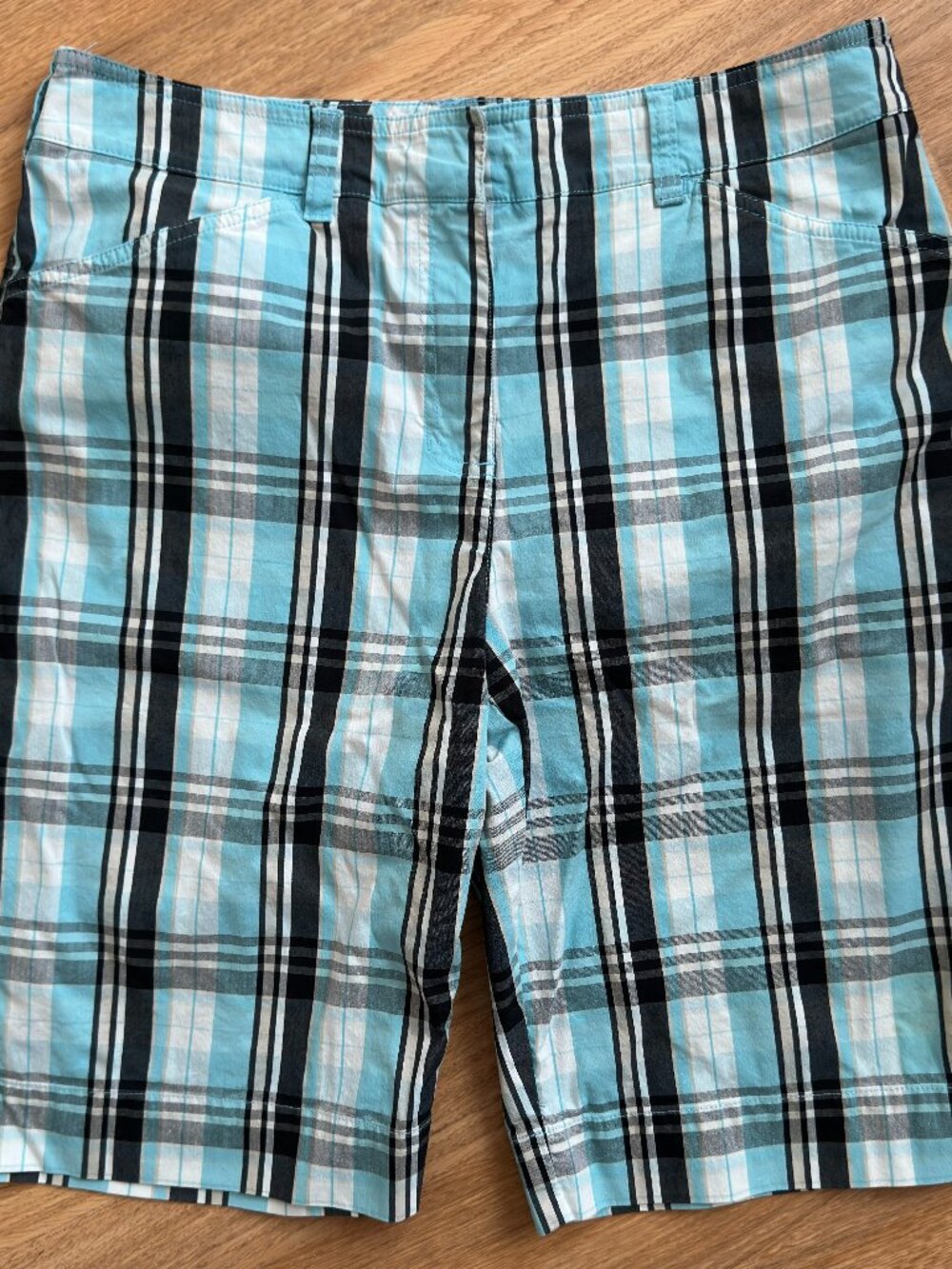 Jones New York (JNY) Signature Size 10 Plaid Shorts, teal, black, 12" inseam